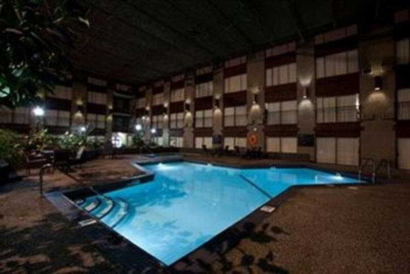 Sandman Signature Edmonton South Hotel Exterior foto